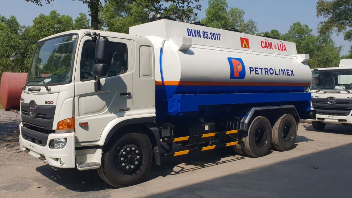 Xe xăng dầu Hino thông dụng