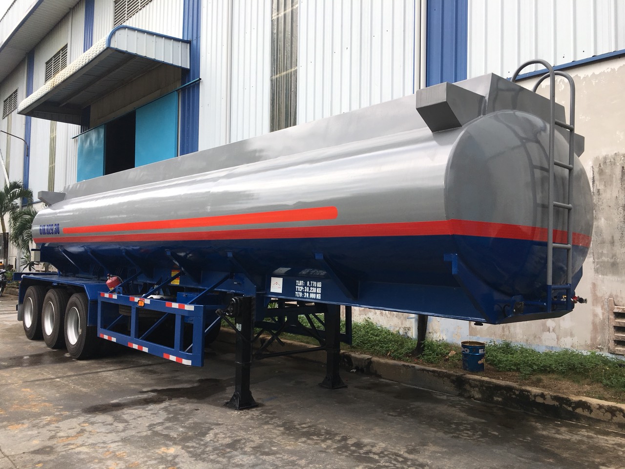 Rơ moc chở hóa chất