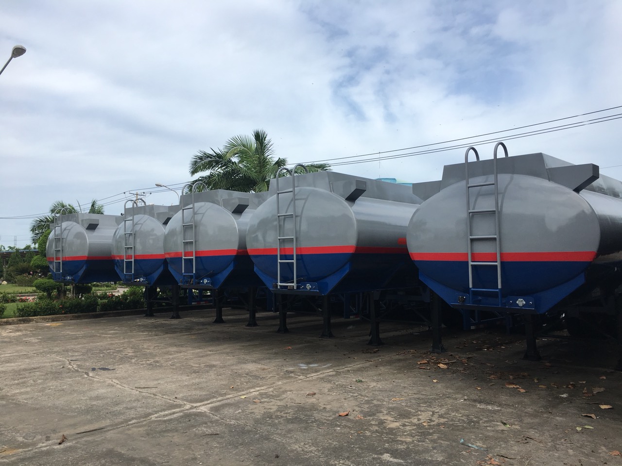 Rơ moc chở hóa chất