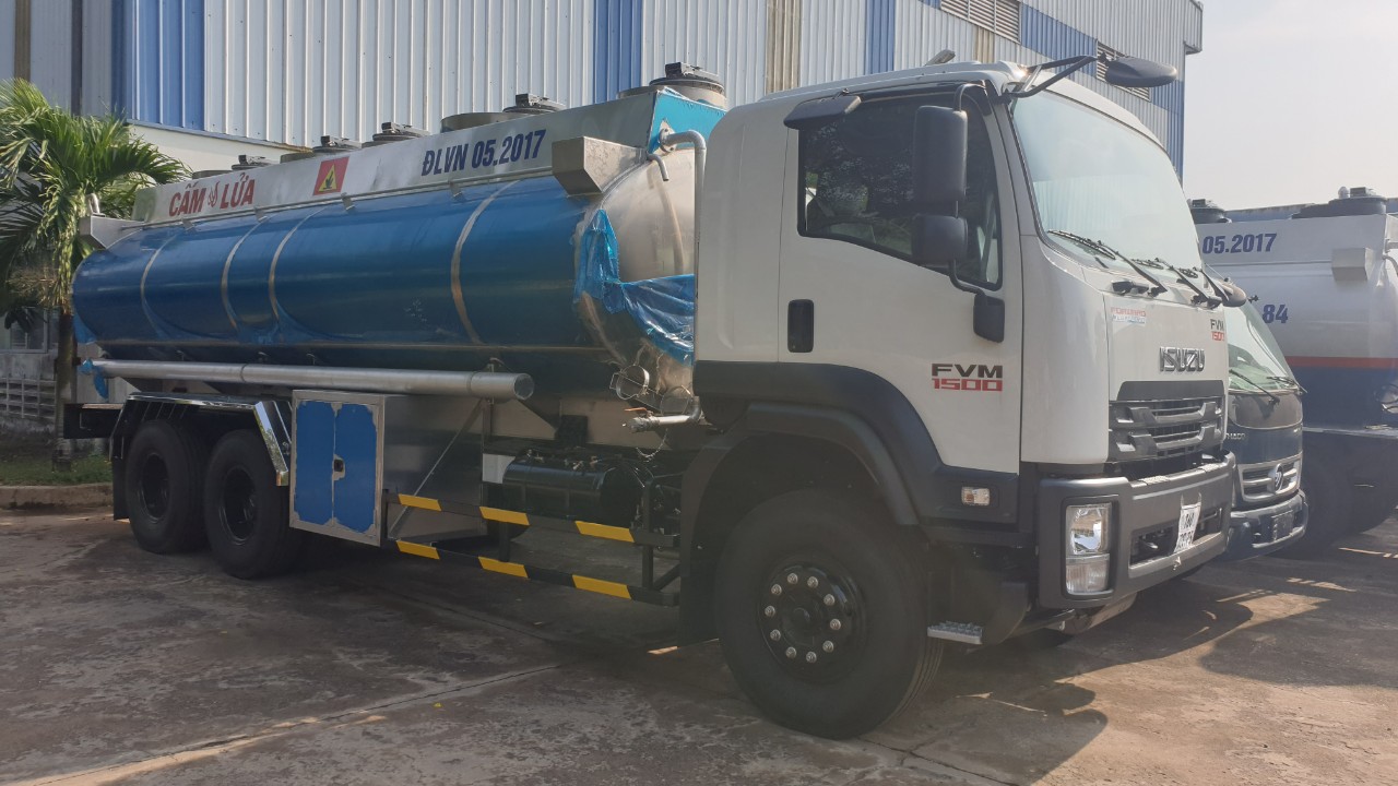 xe bon isuzu 1 cau 2