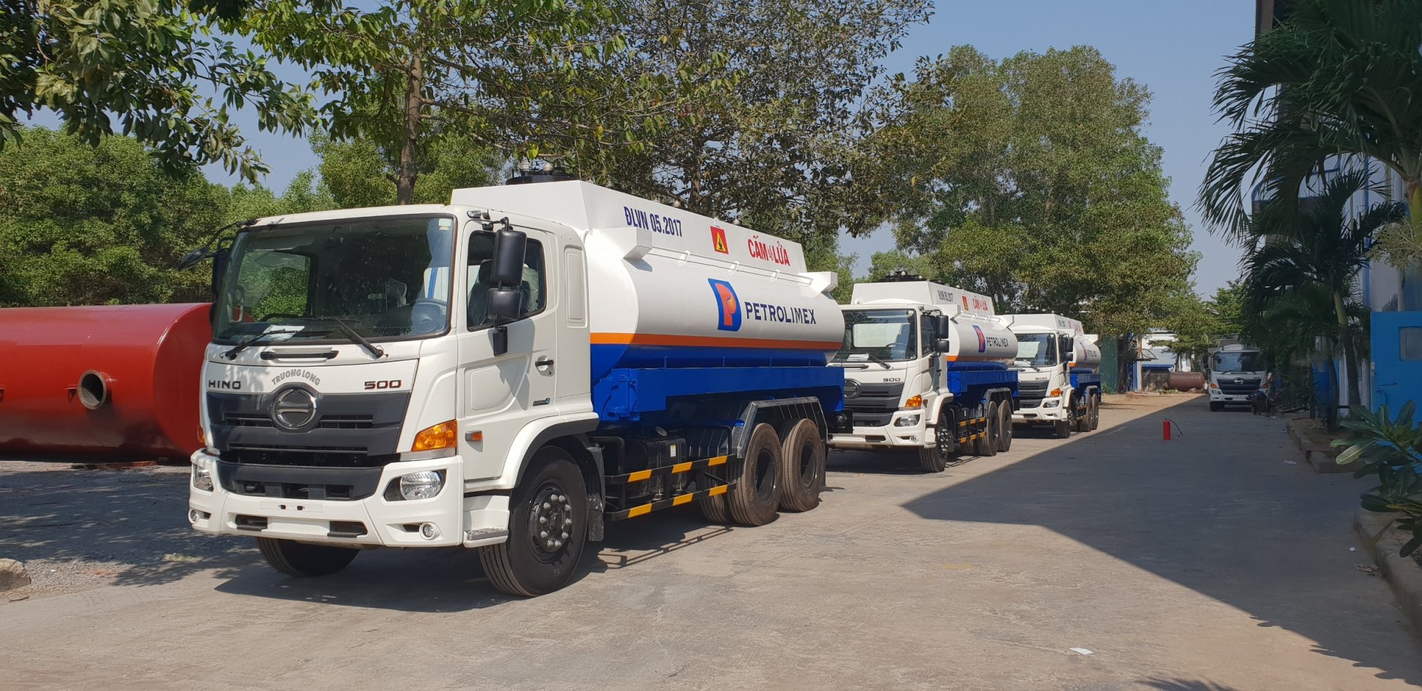 Xe bồn xăng dầu Hino