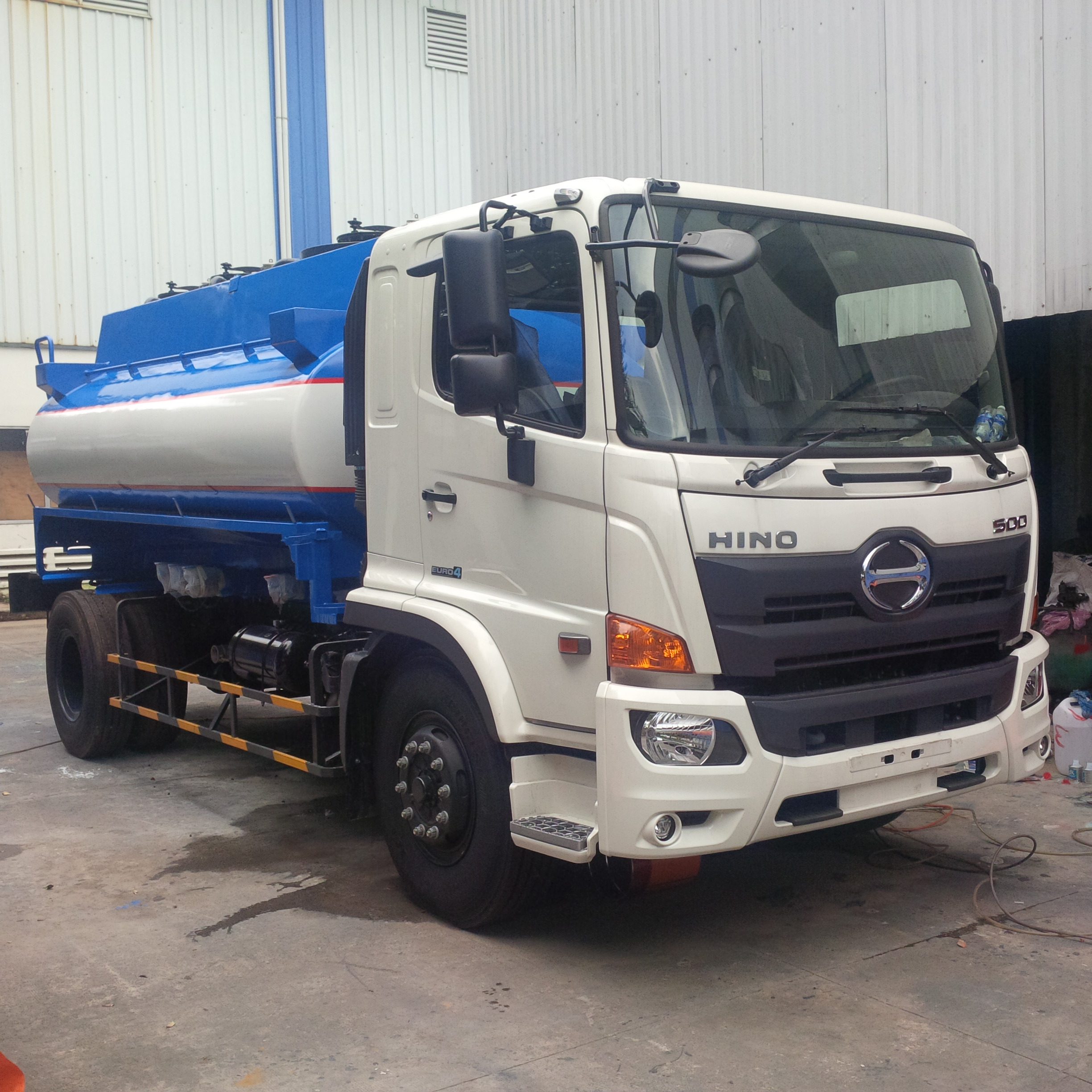 Xe bồn xăng dầu Hino