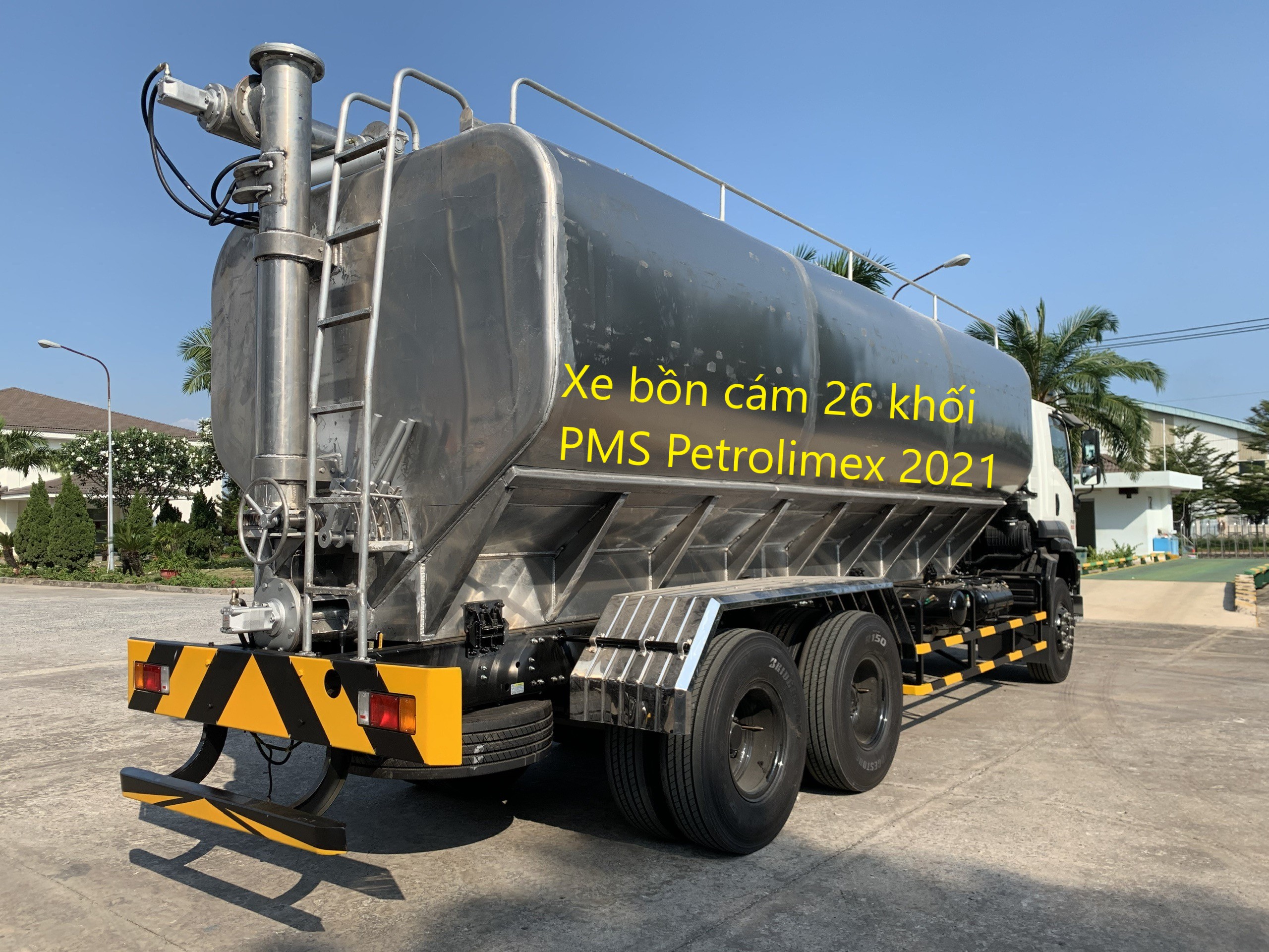 Xe bồn chở cám, Xe bồn cám 26 khối