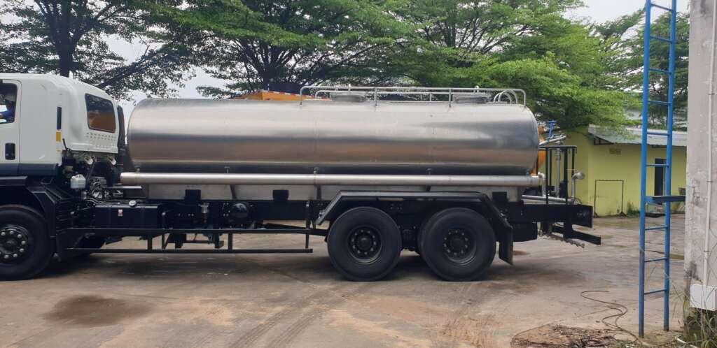Xe bon phun tuoi nuoc Isuzu 15 khoi 3
